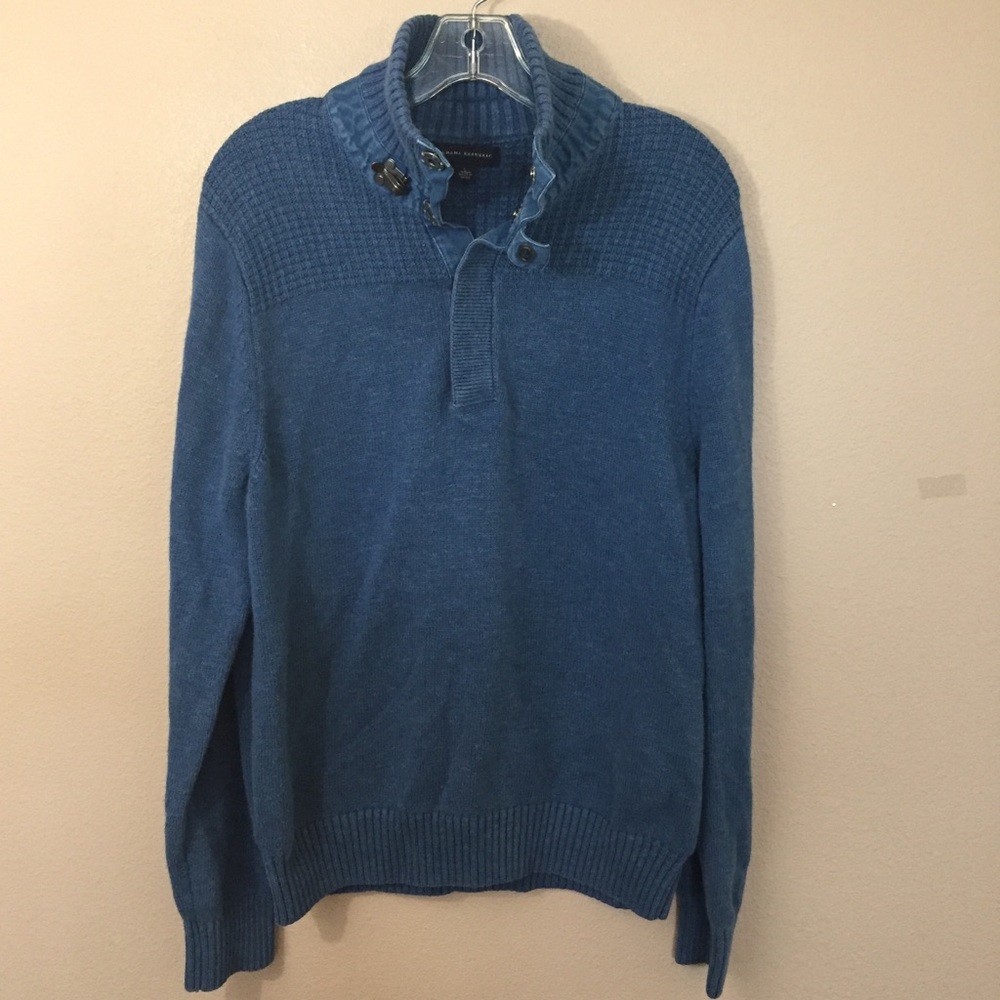 Banana Republic snap and buckle front. Size L